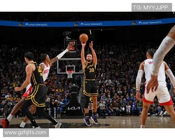 斯蒂芬库里如何在三分线外展现无与伦比的投篮威胁与比赛影响力 斯蒂芬库里如何在三分线外展现无与伦比的投篮威胁与比赛影响力