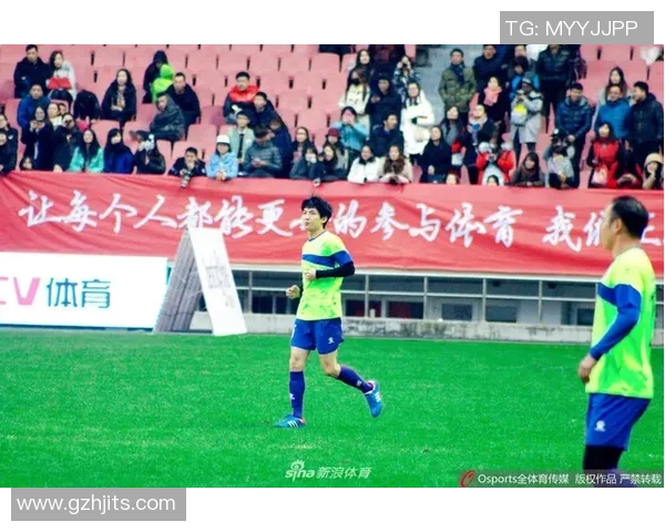 足球明星赛场精彩瞬间与球迷互动视频大合集