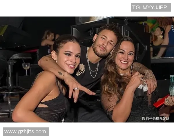 内马尔与球迷亲密合影展现足球明星的魅力与亲和力