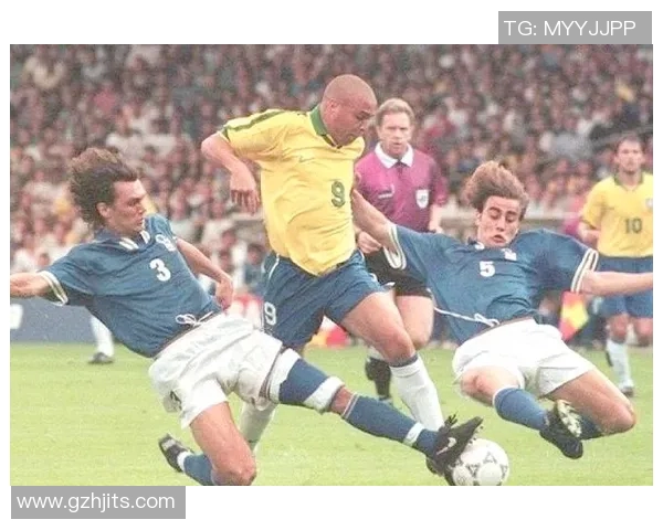 足球明星感人瞬间合集视频展现他们背后的故事与激情时刻 足球明星感人瞬间合集视频展现他们背后的故事与激情时刻