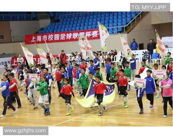 足球明星李彦的生平故事与精彩瞬间全景展示